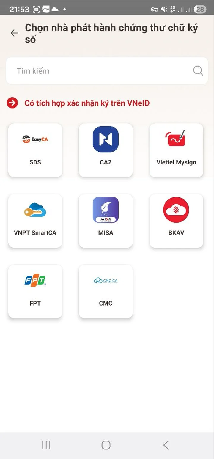 VNeID hiển thị nhiều nhà cung cấp — VNPT SmartCA là một trong các lựa chọn, không bắt buộc.